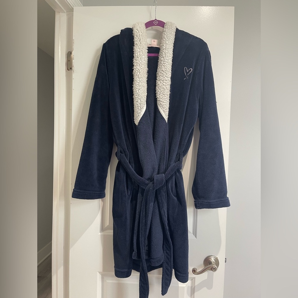 Victoria's Secret | Navy Robe with Heart Detail | Size M/L